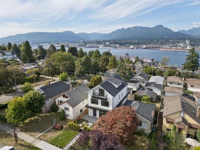 2 2815 Trinity Street, Vancouver, BC, V5K 1E8 duplex for sale | Listing ID R3177 | Royal LePage