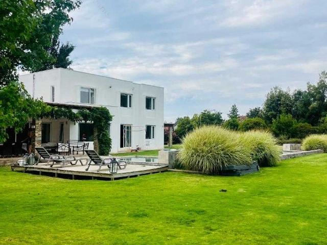 $ 2.200.000 Casa en Arriendo en Talagante 6 dormitorios 5 baños / Kutt Property