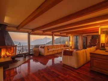 $ 2.200.000 Casa en Arriendo en Lo Barnechea 5 dormitorios 4 baños / Gestión y Propiedad