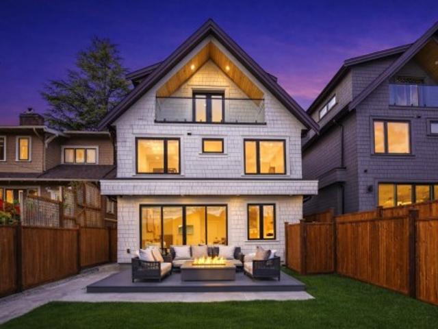 2 213 Th Avenue W, Vancouver, BC, V6M 2P5 duplex for sale | Listing ID R3101 | Royal LePage