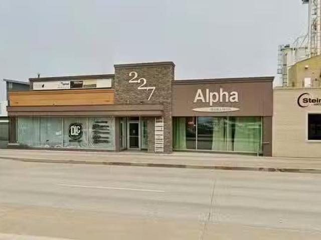 2 227 Main Street, Steinbach, MB, R5G 0E3 commercial for ren.