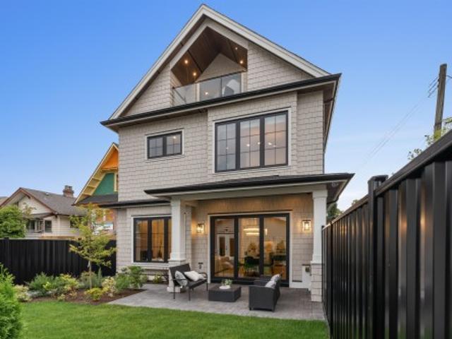 2 2256 E Pender Street, Vancouver, BC, V5L 1X4 duplex for sale | Listing ID R3161 | Royal LePage