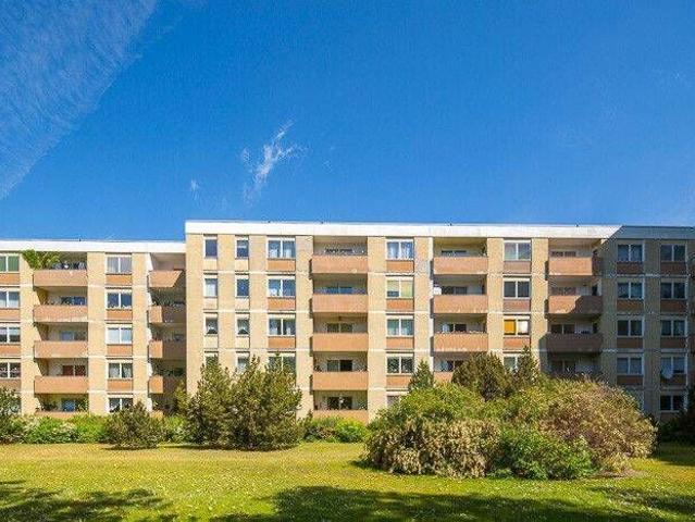 2 2/2 Zimmerwohnung mit neuem Tageslichtbad und Balkon