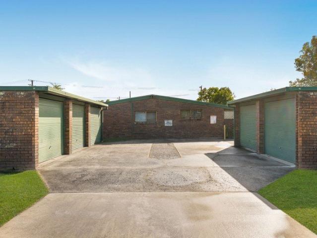 2,2,1 Unit in Caboolture