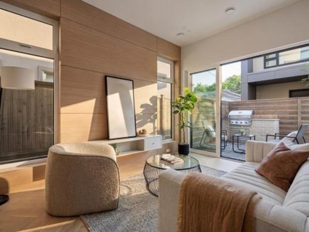 2 364 23Rd Avenue E, Vancouver, BC, V5V 1X5 duplex for sale | Listing ID R3168 | Royal LePage