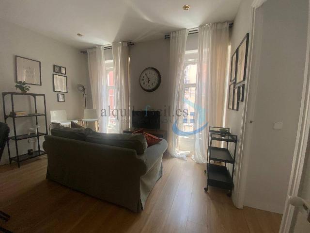 | 2.300 €, 65 m²