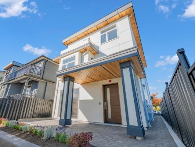 2 3034 5Th Avenue E, Vancouver, BC, V5M 1N8 duplex for sale | Listing ID R3175 | Royal LePage