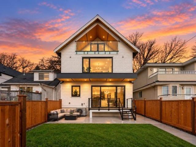 2 321 Th Avenue W, Vancouver, BC, V6N 2X6 house for sale | Listing ID R3177 | Royal LePage