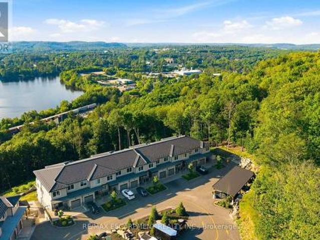 2 33 Horizon Lane, Huntsville, ON, P1H 1V5 townhouse for sale | Listing ID X13569 | Royal LePage