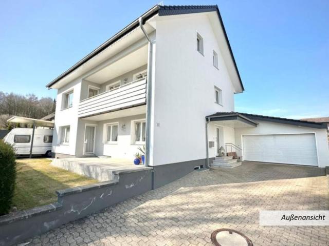 2 3 Familienhaus in guter Lage