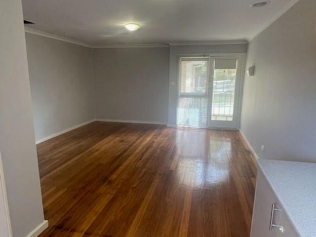 2 / 3 Louis Avenue, Dandenong
