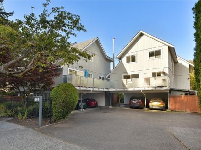 2 444 Michigan St, Victoria, BC, V8V 1R5 house for sale | Listing ID 1048 | Royal LePage