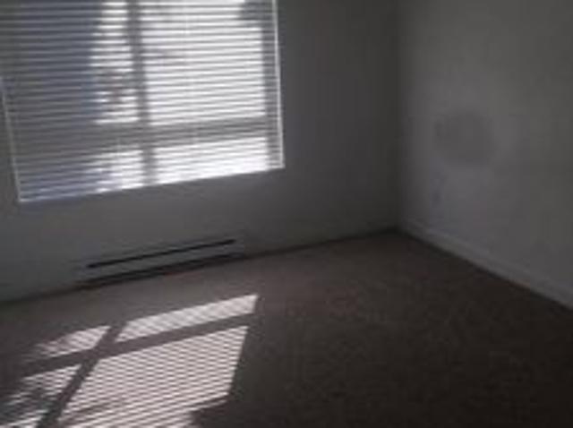 $2,450 / 2br – 891ft2 – The townhouse is located at the heart of Langley QA20