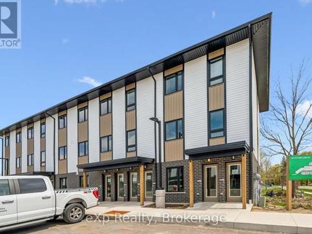 2 465 Garafraxa Street W, Centre Wellington Fergus, ON, N1M 1C6 townhouse for sale | Listing ID X13142 | Royal LePage