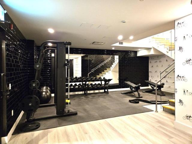 $2,400 / 1br – 460ft2 – Beautiful Modern Apartment in Kerrisdale R0111