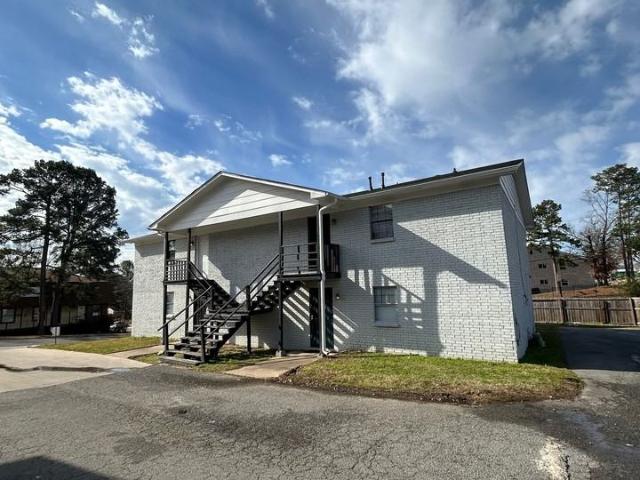 2 & 4 Meredith CT 2 Bedroom Apartment for Rent at 2 2 & 4 Meredith CT, Little Rock, AR 72227 Reservoir