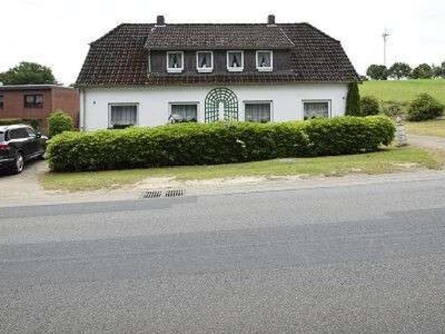 2.583 m² Grundstück mit 2 Doppelhaushälften Neubau von 4 10 WE möglich