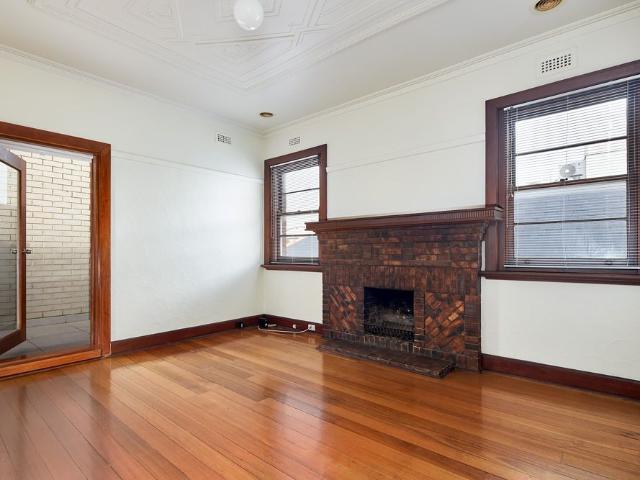 2 / 52 Lewisham Road, WINDSOR