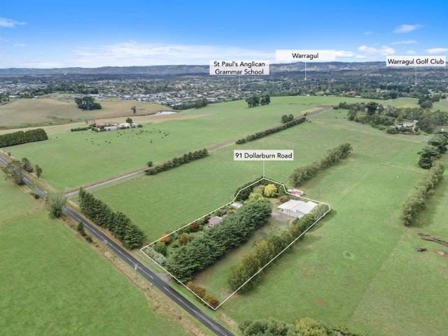 2.5 Acres, Large Sheds, B/V home