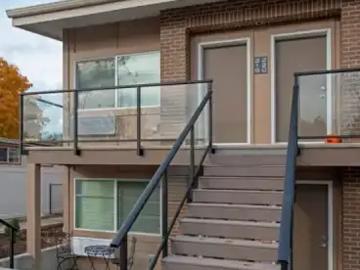 2.5 Bedroom Townhouse Kelowna BC 102847019
