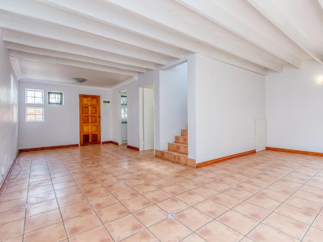 2.5 Bedroom Townhouse To Let in Parkmore