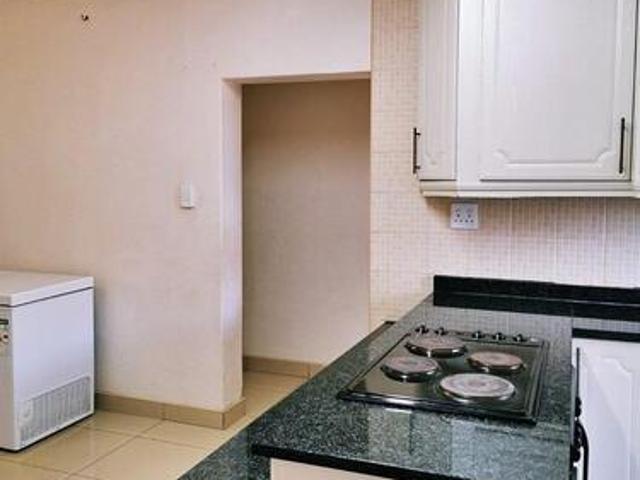 2.5 Bedroom Apartment / Flat to Rent in Halfway House