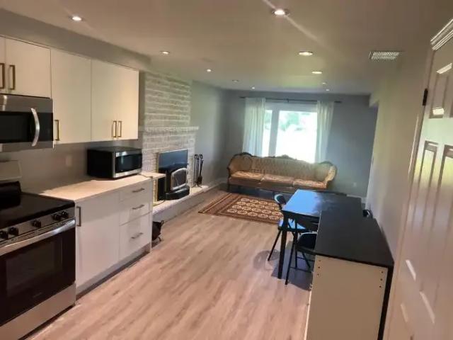 2.5 Bedroom Apartment King City ON 102847000