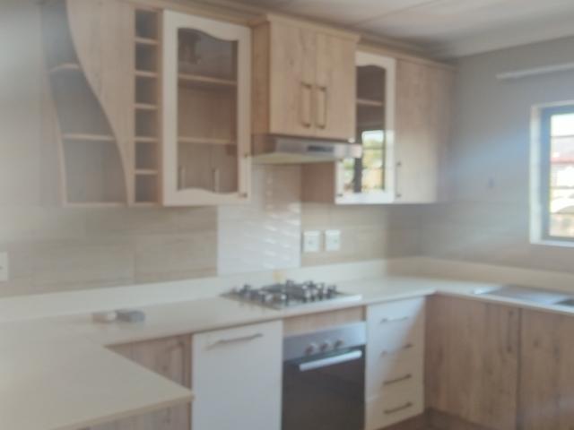 2.5 Bedroom Apartment To Let in Annlin