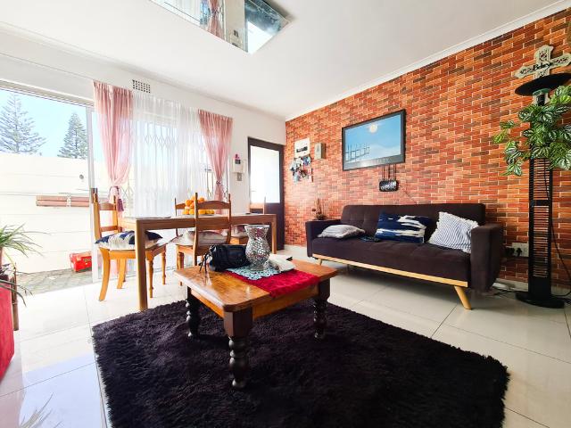 2.5 Bedroom Apartment To Let in Bloubergrant