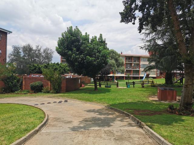 2.5 Bedroom Apartment To Let in Dinwiddie