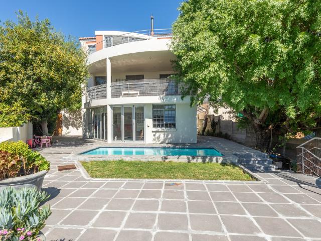2.5 Bedroom House To Let in Vredehoek