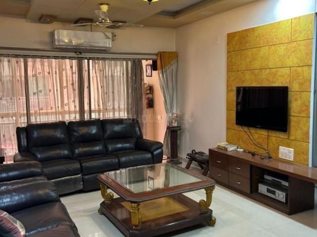 2.5 BHK Apartment in Vaishno Devi Circle for rent Ahmedabad. The reference number is 20355258