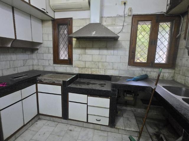 2.5 BHK Apartment in Vasant Kunj for resale New Delhi. The reference number is 18507786