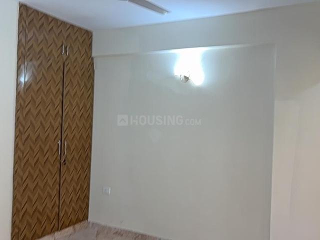 2.5 BHK Apartment in Wave City for rent Ghaziabad. The reference number is 19946132