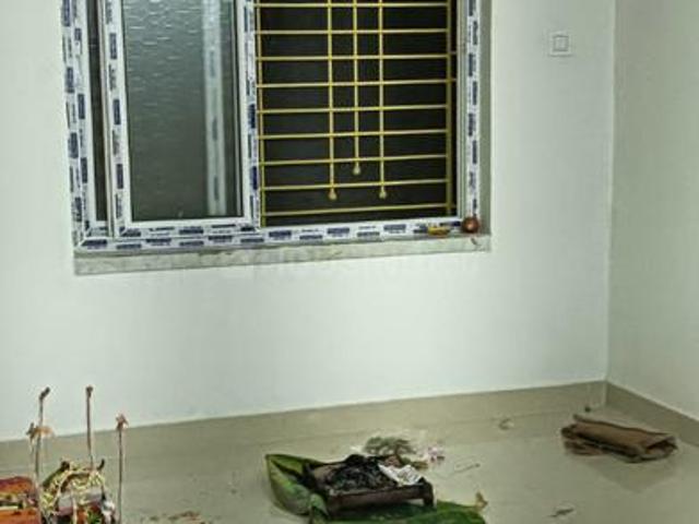 2.5 BHK Apartment in Airport Gate no. 1 for rent Kolkata. The reference number is 20675033