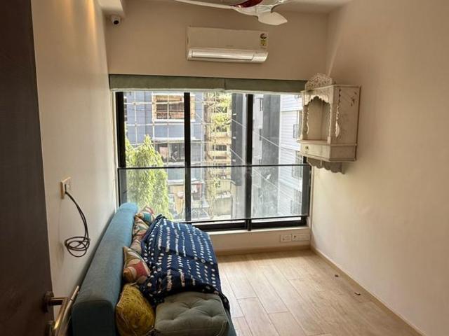 2.5 BHK Apartment in Bandra West for rent Mumbai. The reference number is 20893206