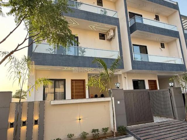 2.5 BHK Apartment in Basharatpur for rent Gorakhpur. The reference number is 20229281