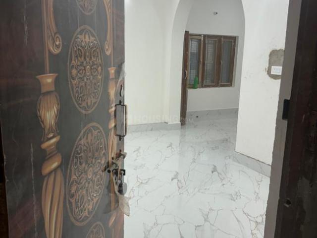 2.5 BHK Apartment in Gomti Nagar for rent Lucknow. The reference number is 18640810