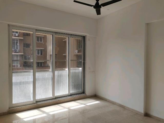 2.5 BHK Apartment in Goregaon West for rent Mumbai. The reference number is 21069015
