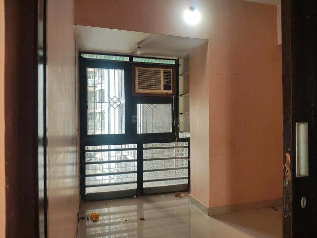 2.5 BHK Apartment in Kandivali East for rent Mumbai. The reference number is 20379302