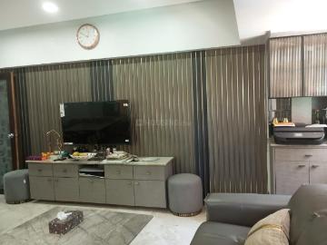 2.5 BHK Apartment in Khar West for rent Mumbai. The reference number is 20391263
