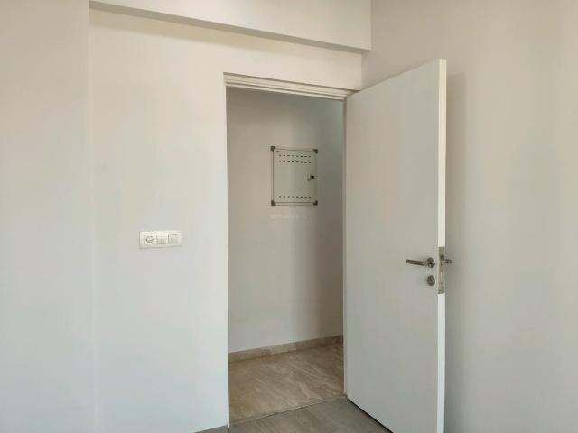 2.5 BHK Apartment in Mulund West for rent Mumbai. The reference number is 20017093