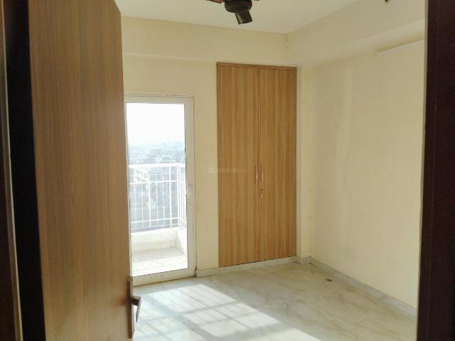 2.5 BHK Apartment in Noida Extension for rent Greater Noida. The reference number is 17413611