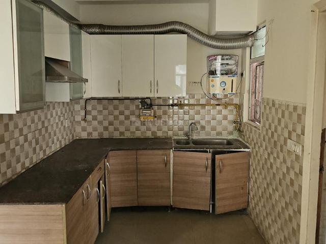 2.5 BHK Apartment in Noida Extension for rent Greater Noida. The reference number is 18937070