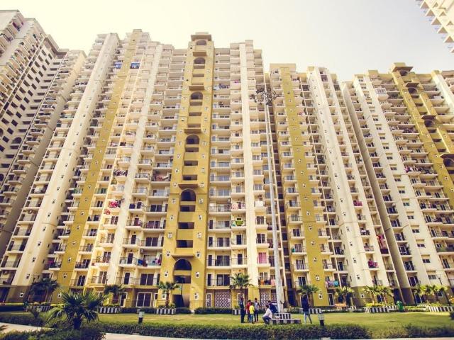 2.5 BHK Apartment in Noida Extension for rent Greater Noida. The reference number is 20815403