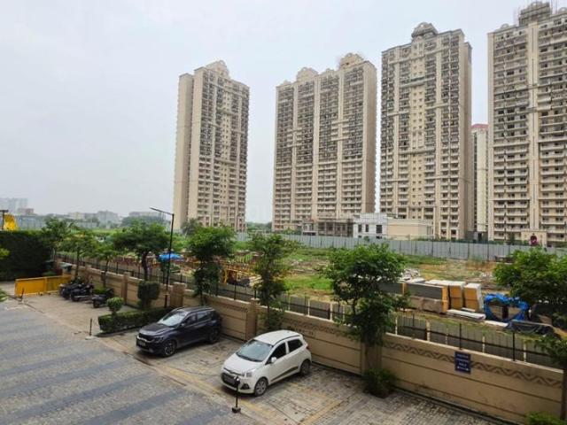 2.5 BHK Apartment in Noida Extension for rent Greater Noida. The reference number is 20970832