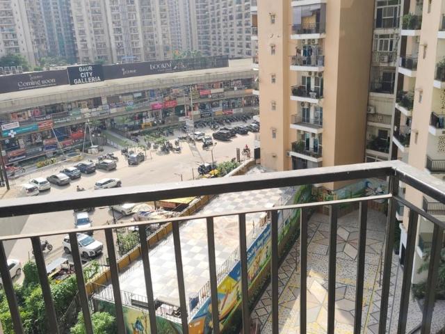 2.5 BHK Apartment in Noida Extension for rent Greater Noida. The reference number is 21141374