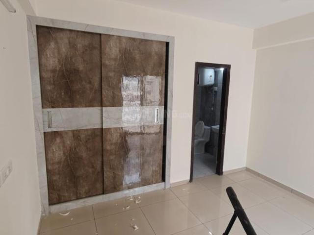 2.5 BHK Apartment in Noida Extension for rent Greater Noida. The reference number is 21152653
