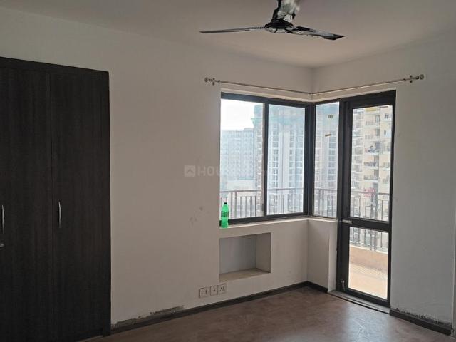 2.5 BHK Apartment in Noida Extension for rent Greater Noida. The reference number is 21348914