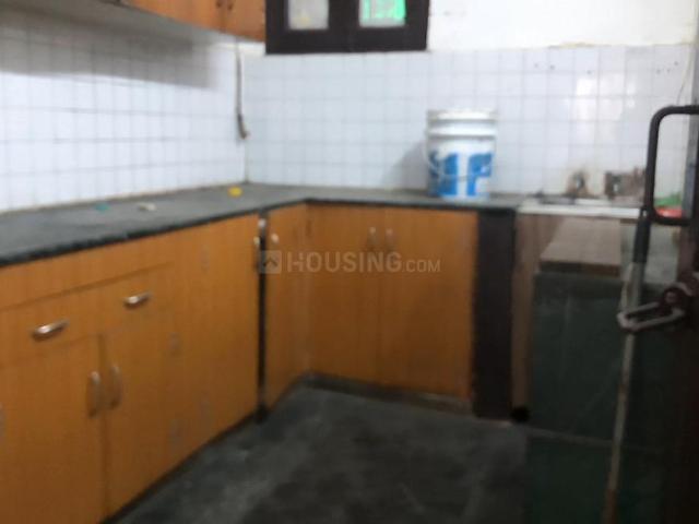 2.5 BHK Apartment in Paschim Vihar for resale New Delhi. The reference number is 19223636